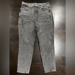 Women’s Old Navy gray straight leg jeans - size 10